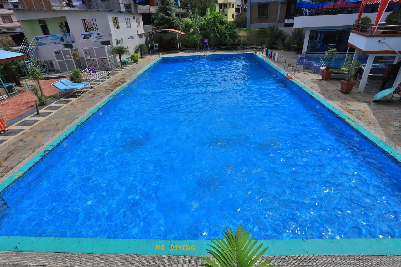 Oyo 591 Hotel Blue Moon Dharampur Exteriör bild