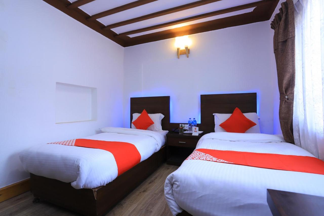 Oyo 591 Hotel Blue Moon Dharampur Exteriör bild