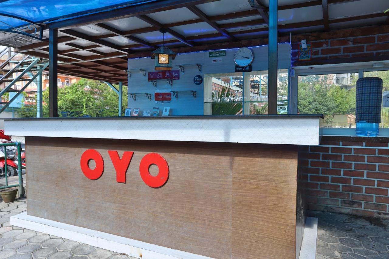 Oyo 591 Hotel Blue Moon Dharampur Exteriör bild