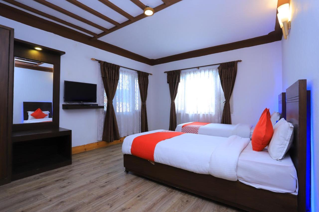 Oyo 591 Hotel Blue Moon Dharampur Exteriör bild
