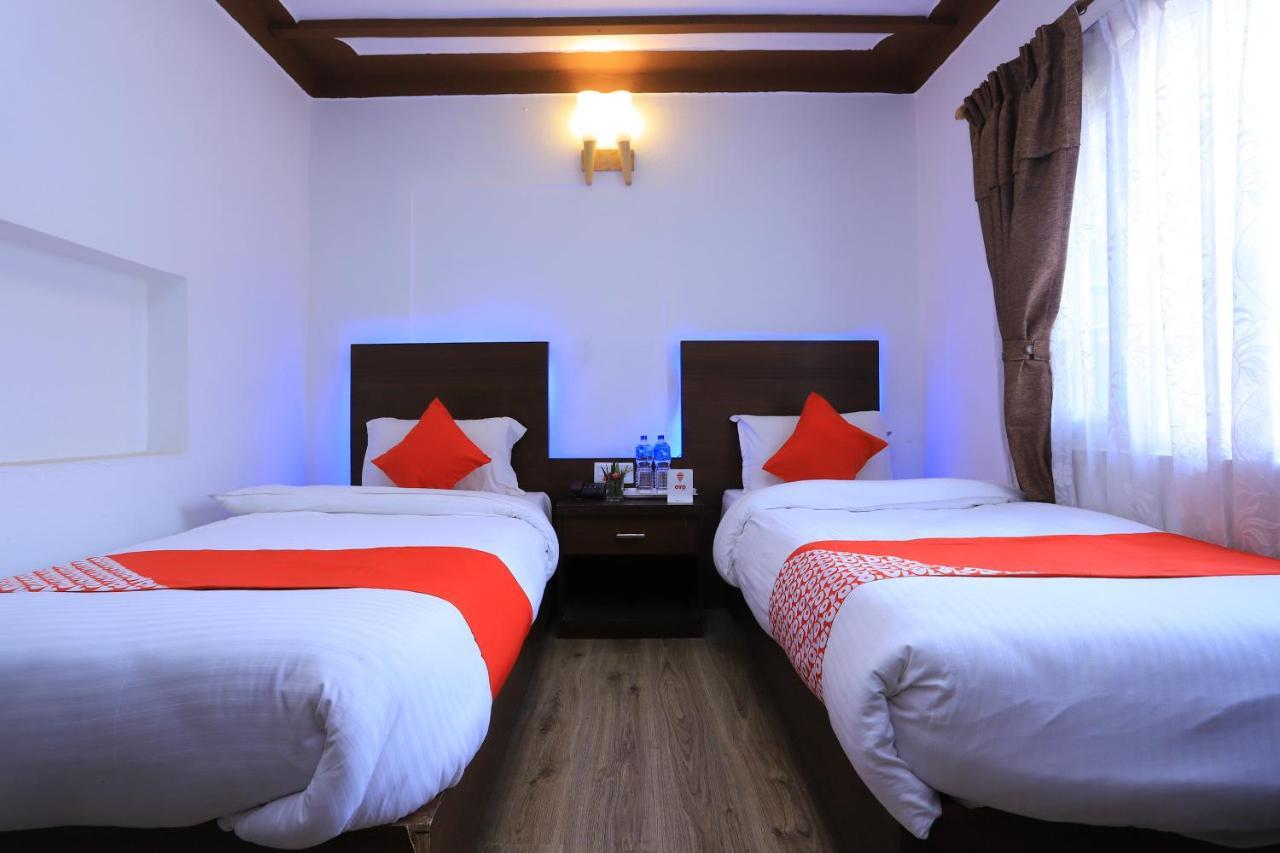 Oyo 591 Hotel Blue Moon Dharampur Exteriör bild