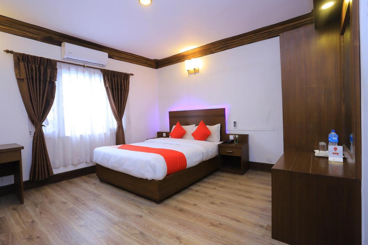Oyo 591 Hotel Blue Moon Dharampur Exteriör bild