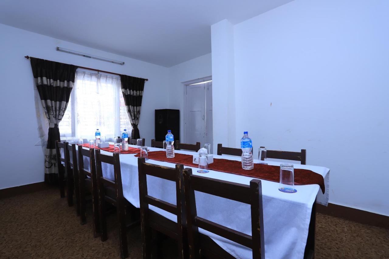 Oyo 591 Hotel Blue Moon Dharampur Exteriör bild