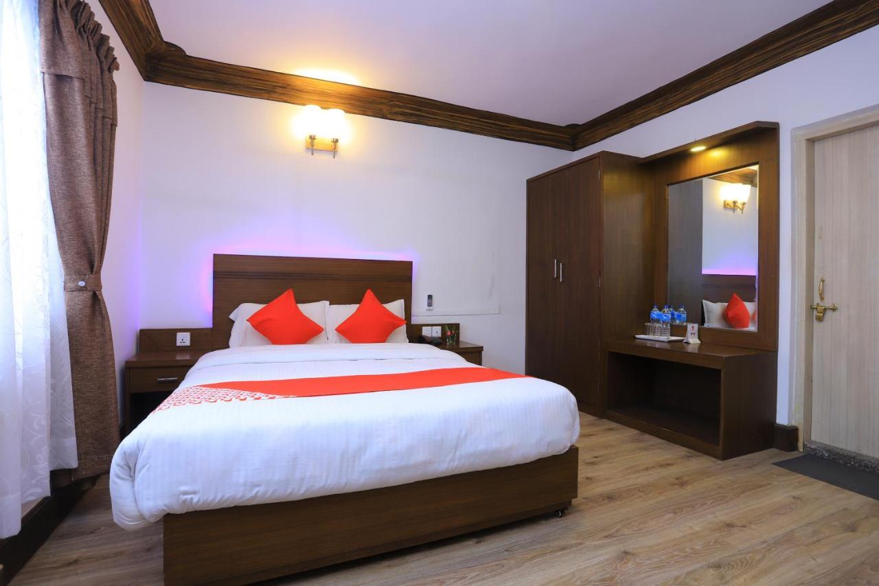 Oyo 591 Hotel Blue Moon Dharampur Exteriör bild