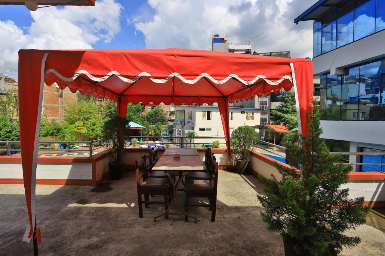 Oyo 591 Hotel Blue Moon Dharampur Exteriör bild