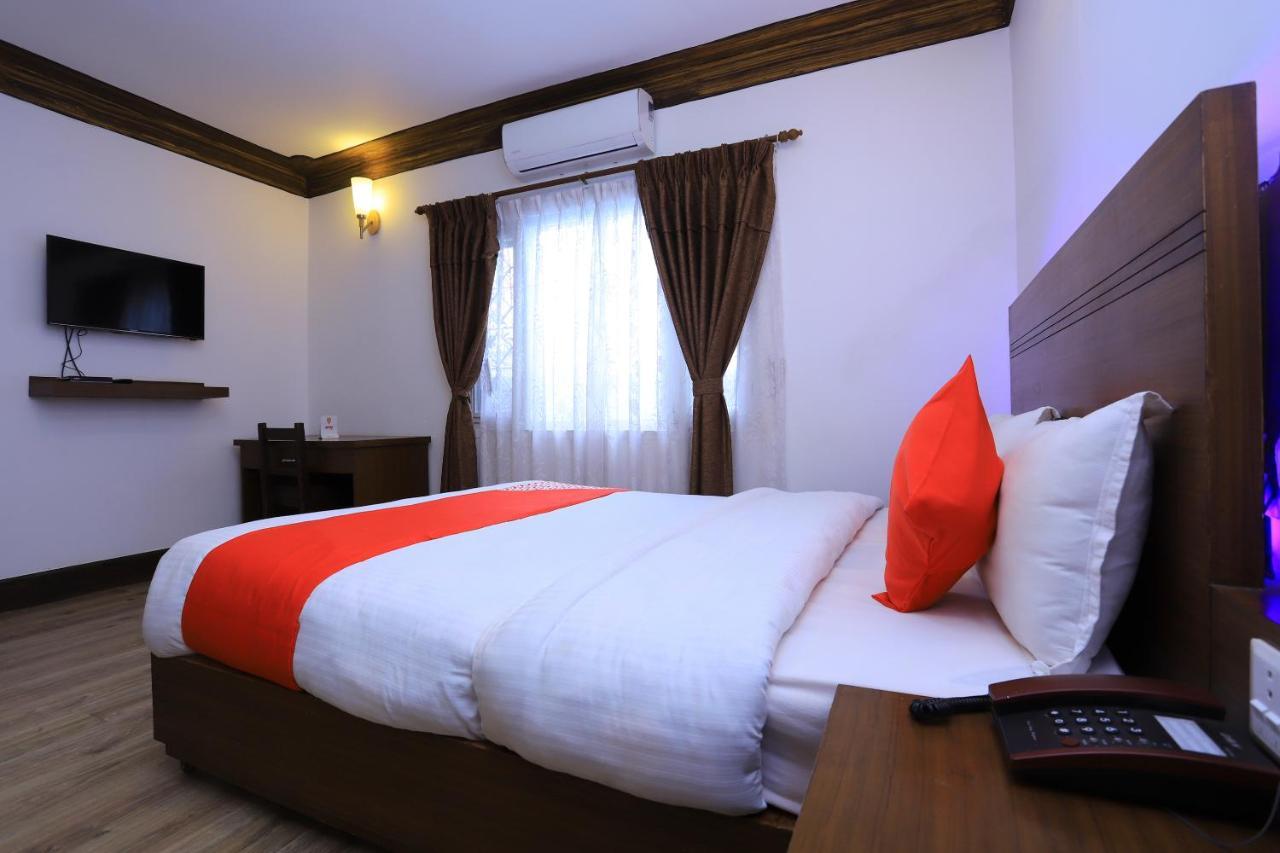 Oyo 591 Hotel Blue Moon Dharampur Exteriör bild