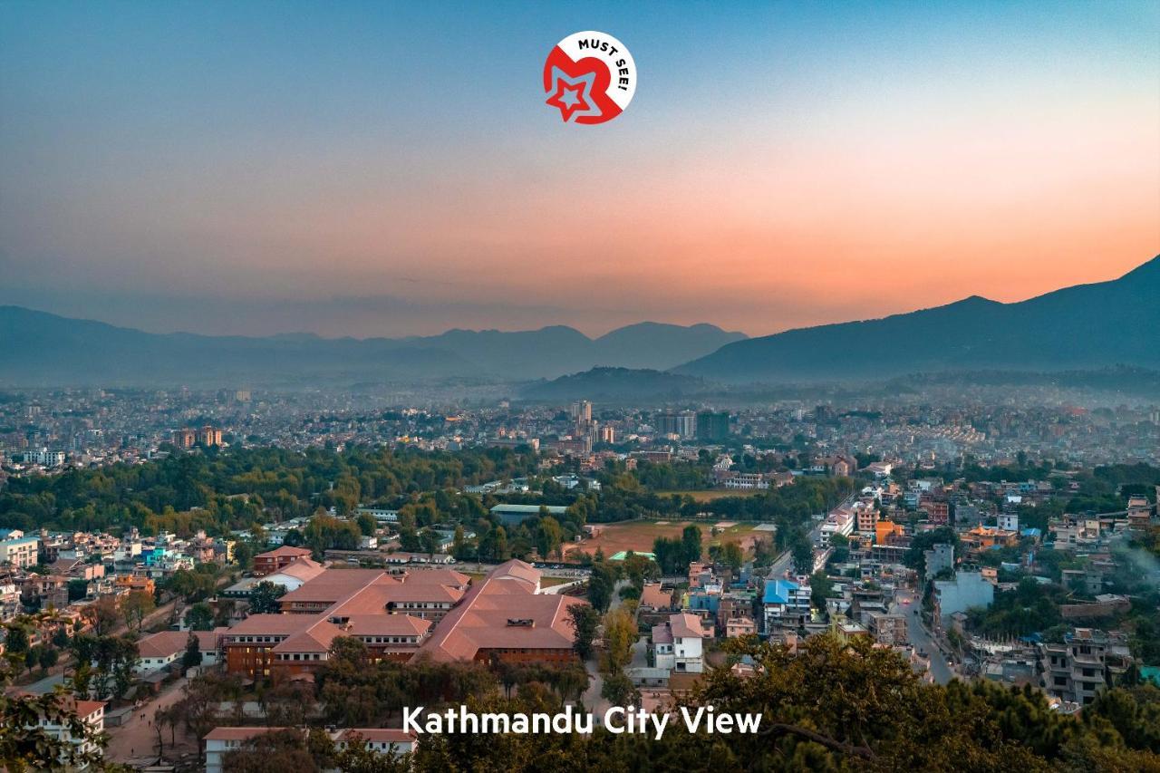 Oyo 591 Hotel Blue Moon Dharampur Exteriör bild